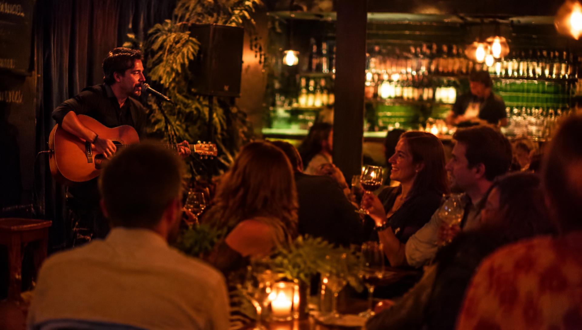 Livemusik och fullsatt bistro på Midpoint